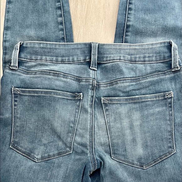 Maurices skinny jeans size small - Picture 2 of 3